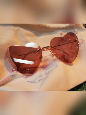 Sold Out Urban Outfitters Heartbreaker Rimless Heart Sunglasses NWT